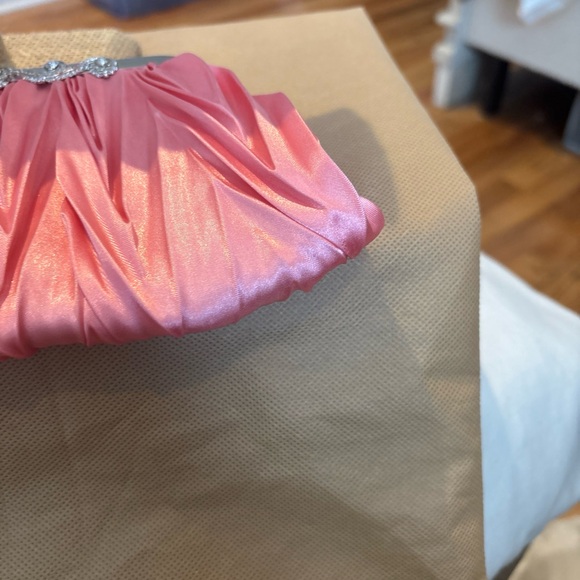 Source Unknown Pink Ruched Clutch - Picture 6 of 10